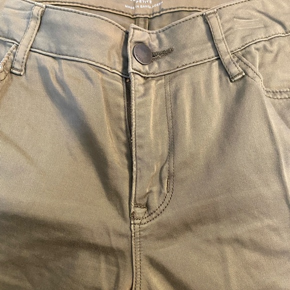 Green pants - Picture 8 of 8